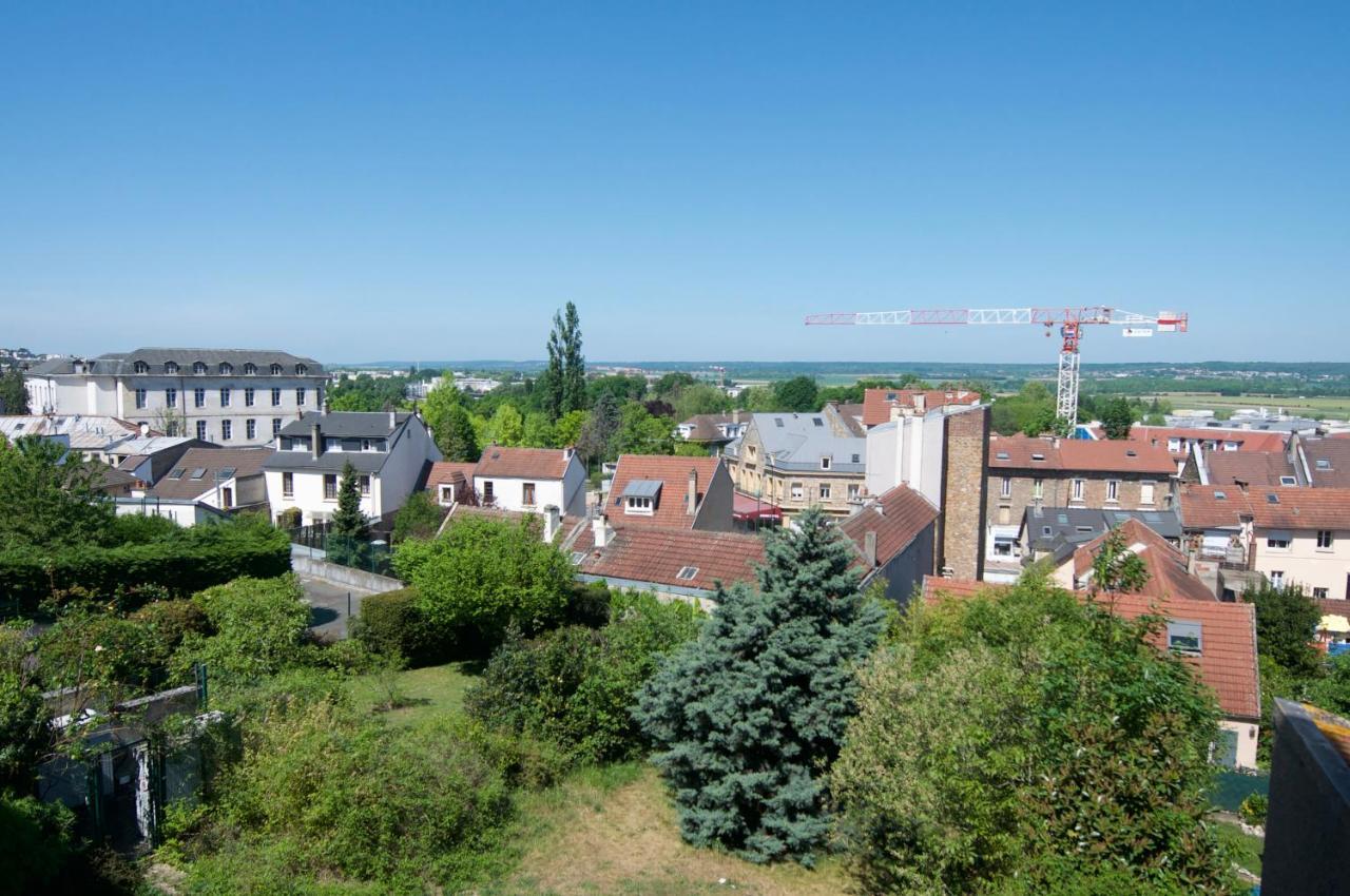 Appart'Hotel Versailles Saint Cyr L'Ecole - Gare Sncf A 100M Et Parking Prive Exterior photo