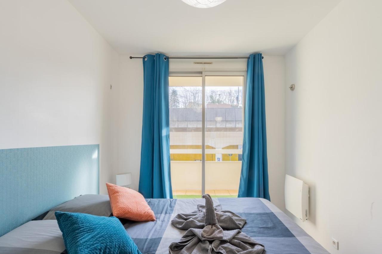 Appart'Hotel Versailles Saint Cyr L'Ecole - Gare Sncf A 100M Et Parking Prive Exterior photo
